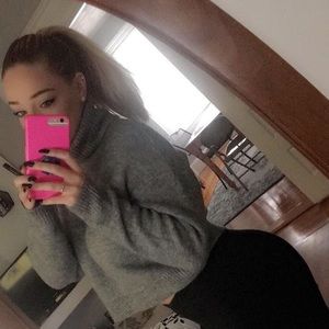 Gray crop top sweater